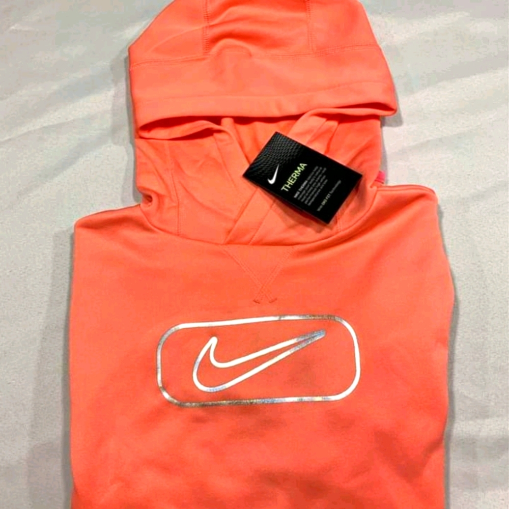 Girl lrg 14/16, brand new Nike hoodie